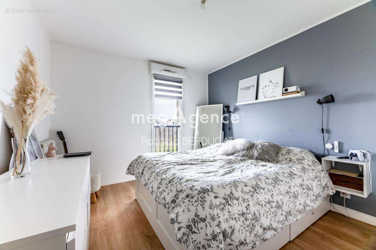 Appartement à SAULX-LES-CHARTREUX