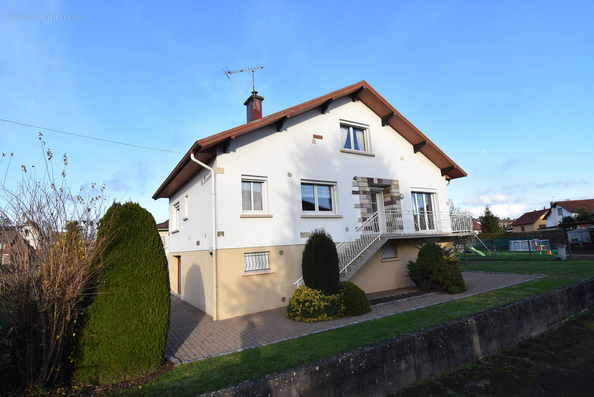 Maison à SAINT-LOUP-SUR-SEMOUSE