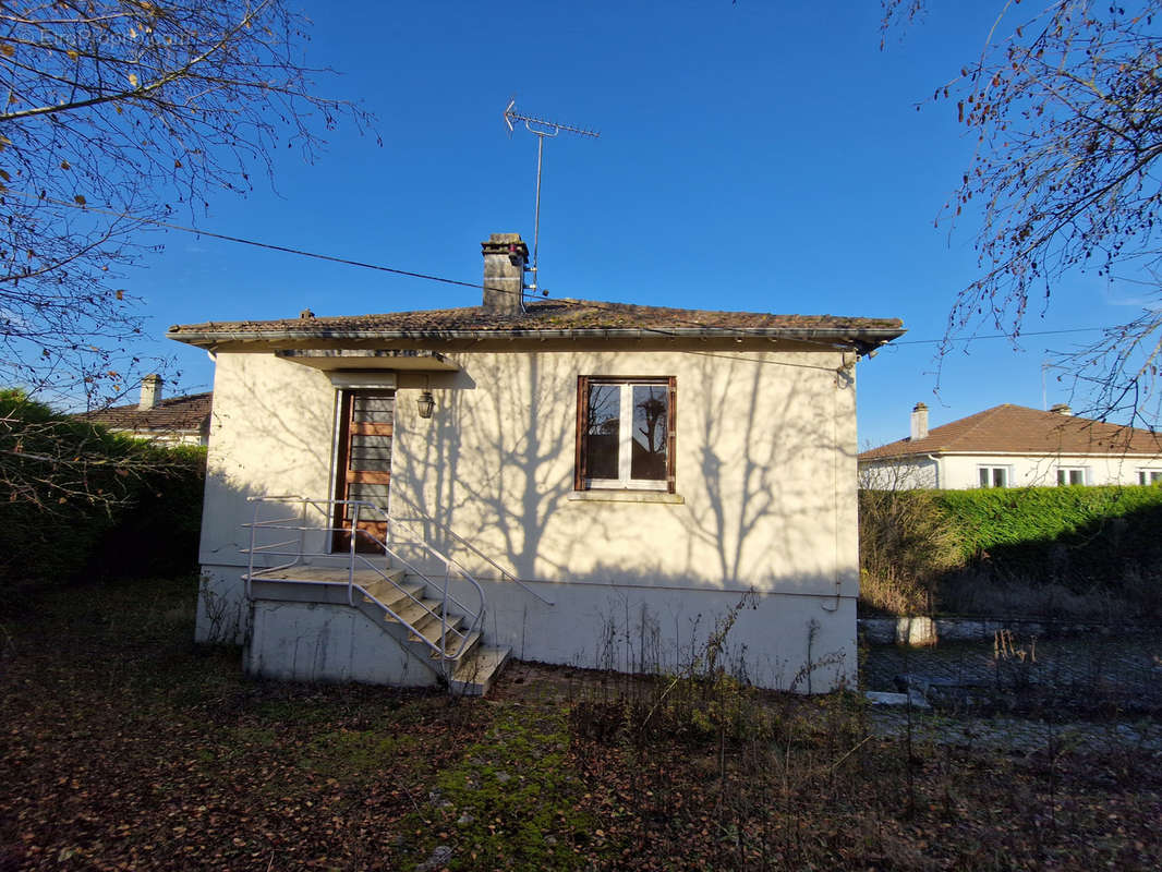 Maison à HOUDAN