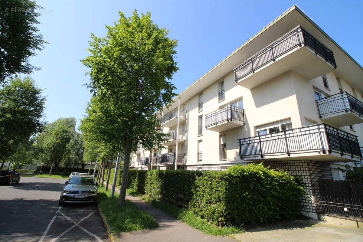 Appartement à SAINTE-GENEVIEVE-DES-BOIS