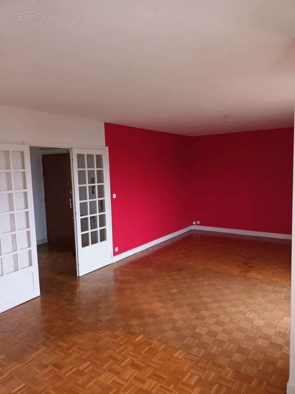 Appartement à MONTCEAU-LES-MINES