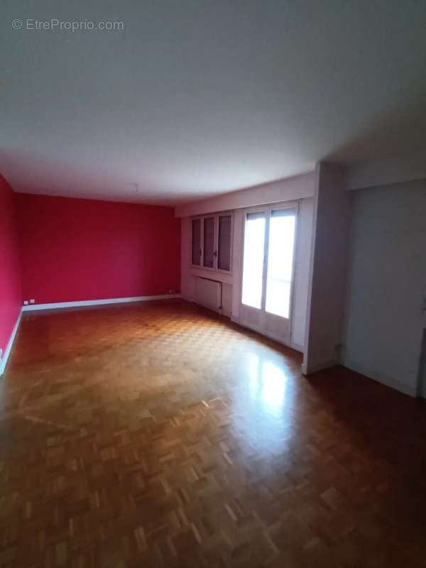 Appartement à MONTCEAU-LES-MINES