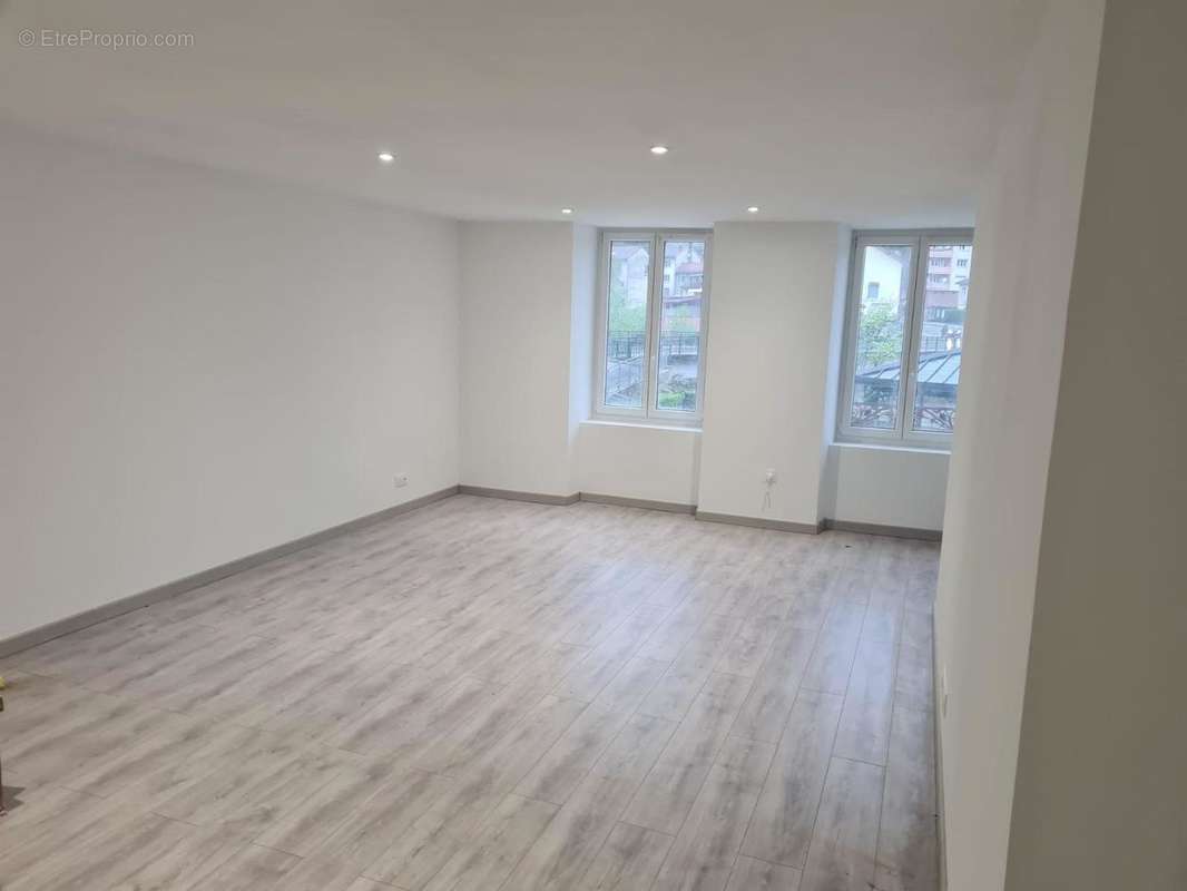   - Appartement à SAINT-CLAUDE