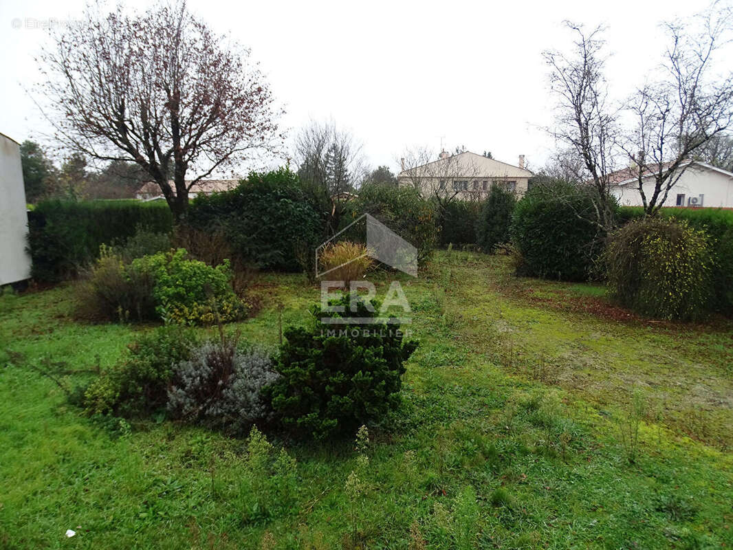 Maison à SURGERES