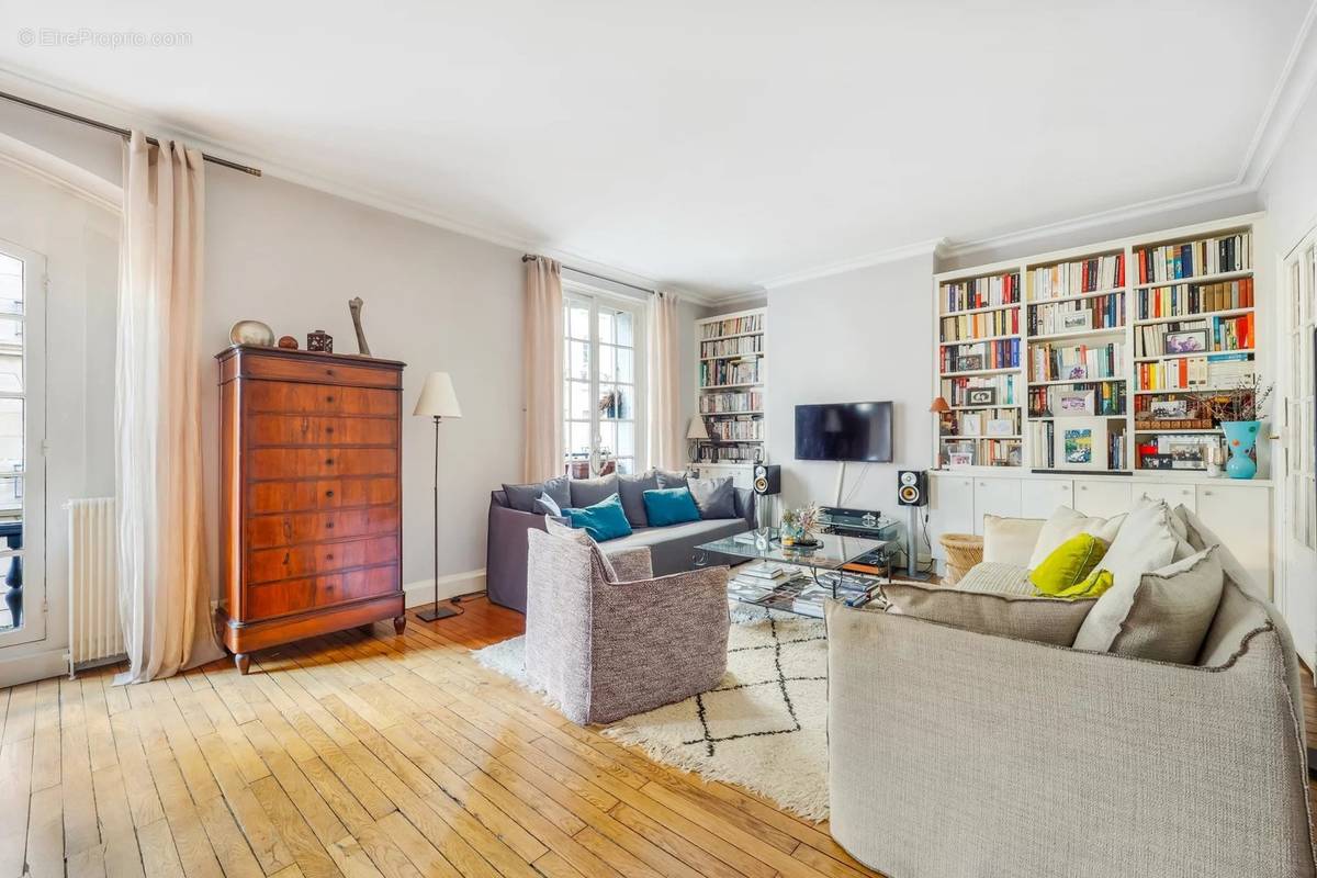 Appartement à NEUILLY-SUR-SEINE