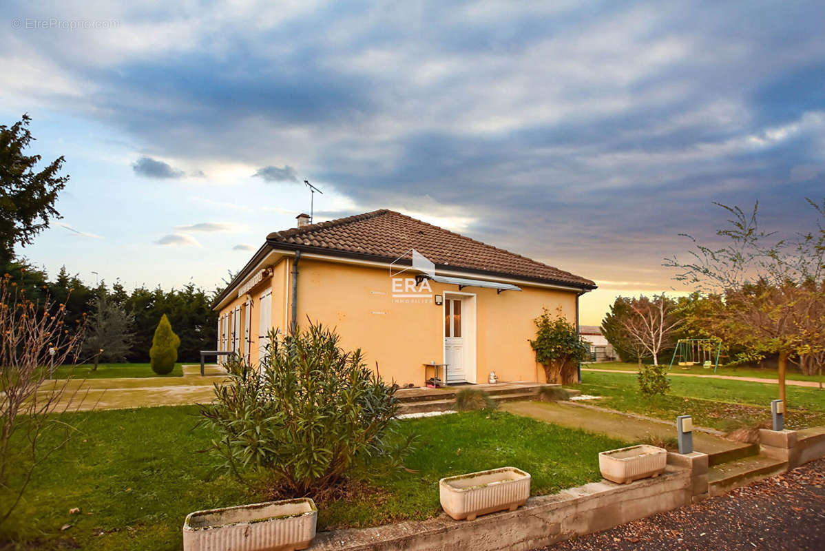 Maison à LE COTEAU