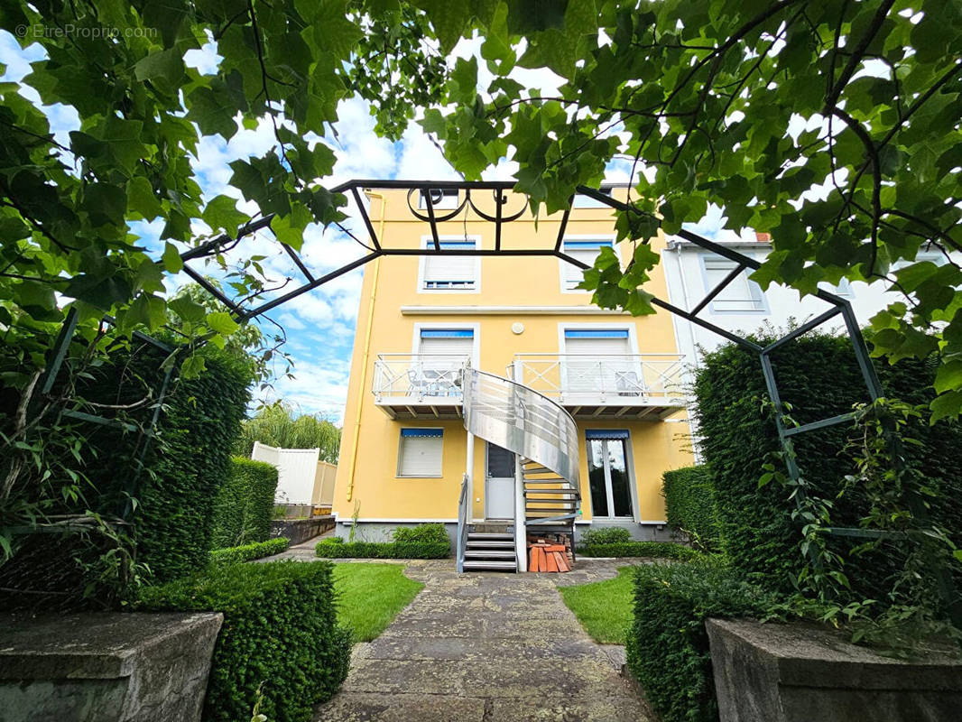 Maison à CLERMONT-FERRAND