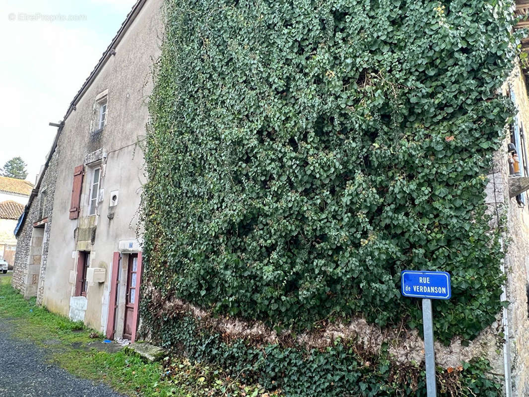 Maison à CHARROUX