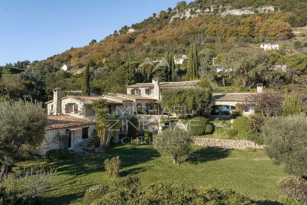 Maison à TOURRETTES-SUR-LOUP