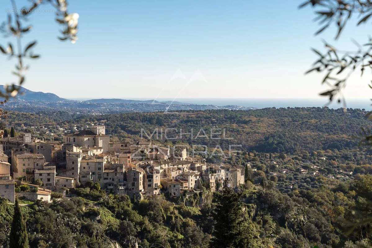 Maison à TOURRETTES-SUR-LOUP