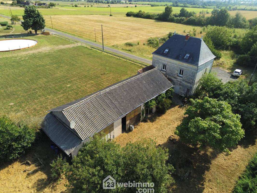 Maison du fin 19ème siècle rénovée dans les années 2000, - Maison à CHATELLERAULT