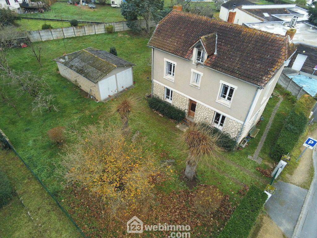 Maison de bourg avec grand jardin. - Maison à VOUNEUIL-SUR-VIENNE