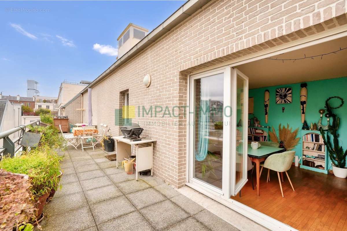 Appartement à LEVALLOIS-PERRET