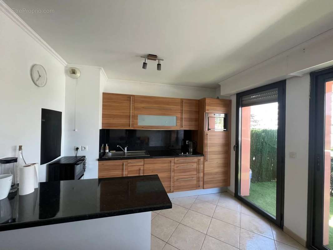 Appartement à VILLENEUVE-LOUBET