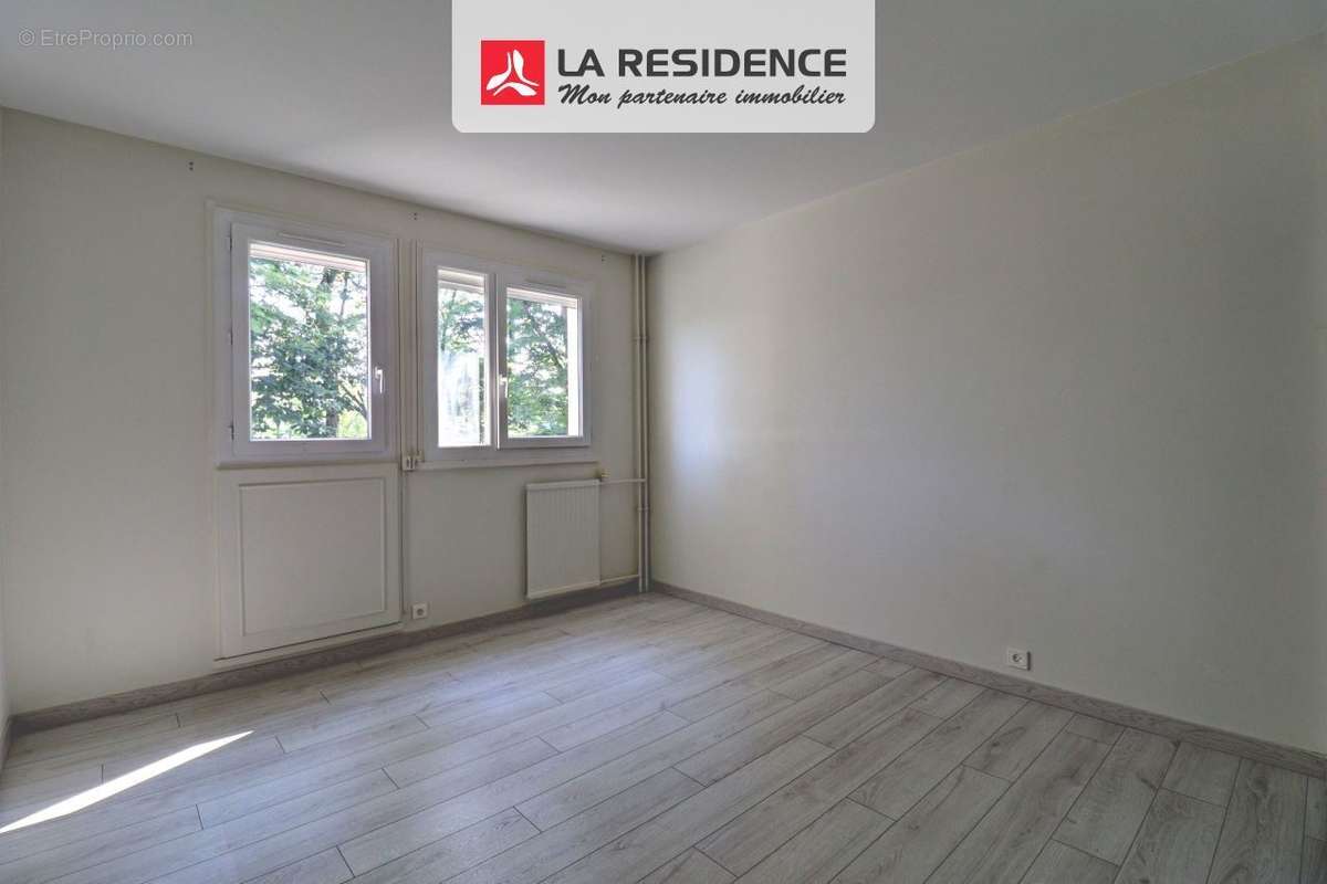 Appartement à VERNEUIL-SUR-SEINE