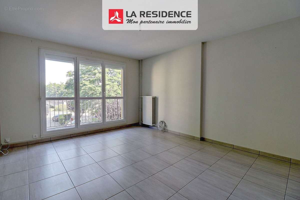 Appartement à VERNEUIL-SUR-SEINE