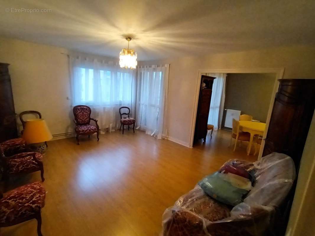 Appartement à MONTCEAU-LES-MINES