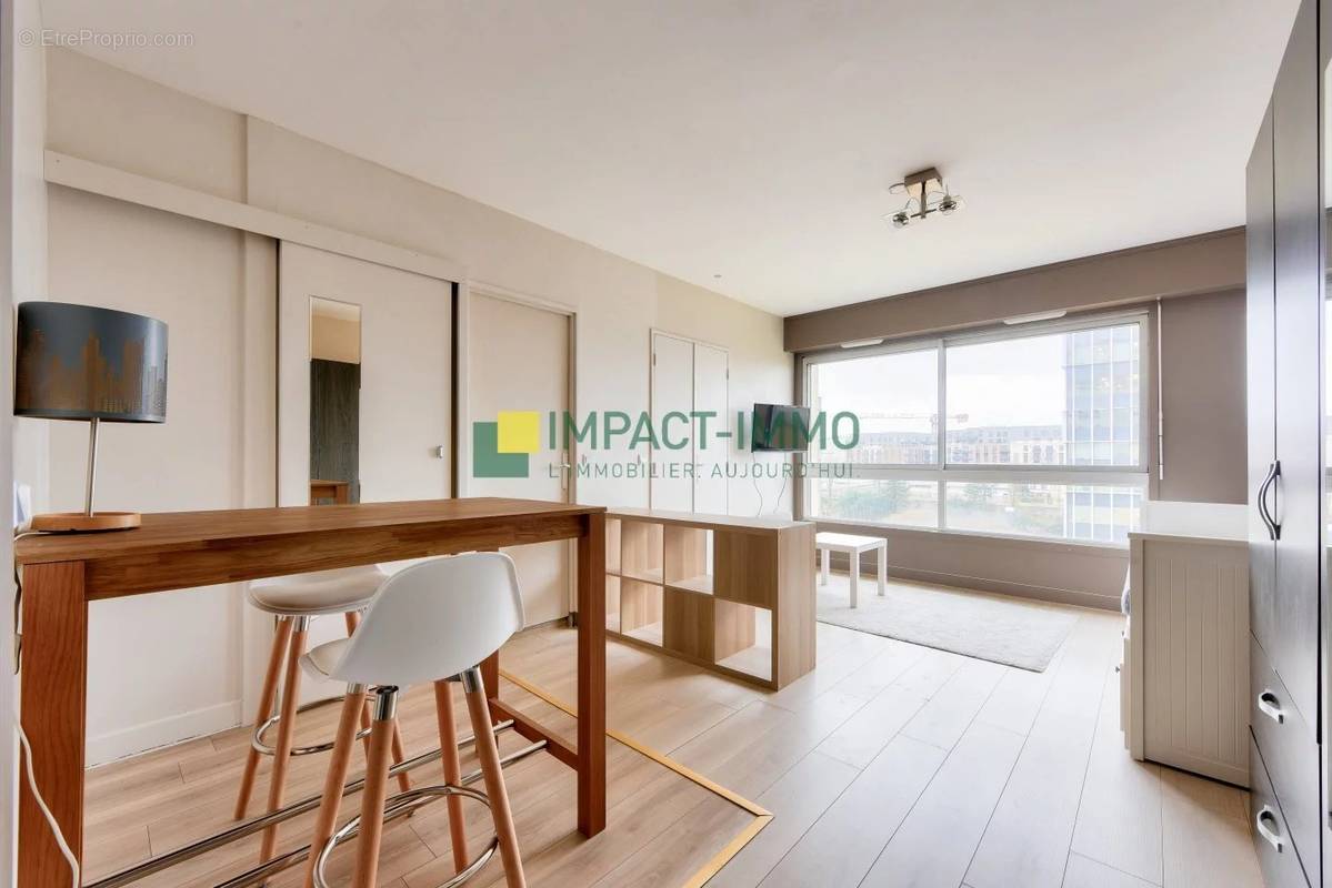 Appartement à COURBEVOIE