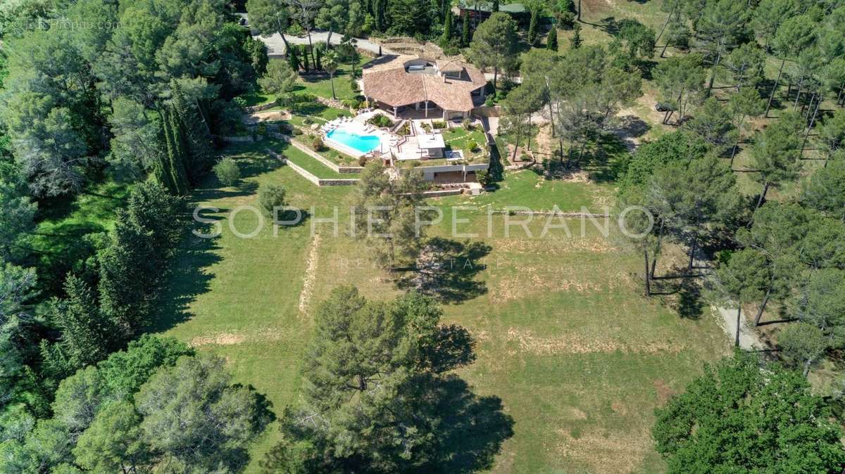 Maison à MOUGINS