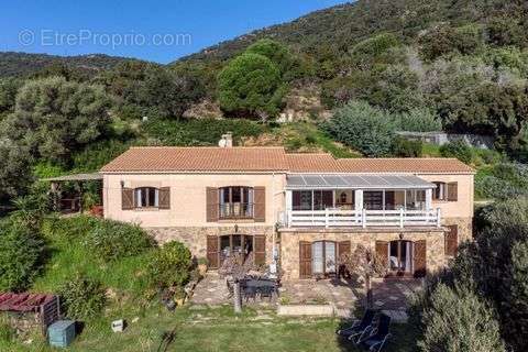 Maison à LE LAVANDOU