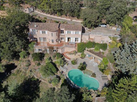 Maison à LES ADRETS-DE-L&#039;ESTEREL