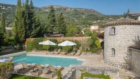 Maison à TOURRETTES-SUR-LOUP