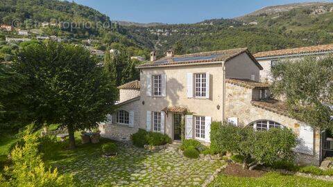 Maison à TOURRETTES-SUR-LOUP