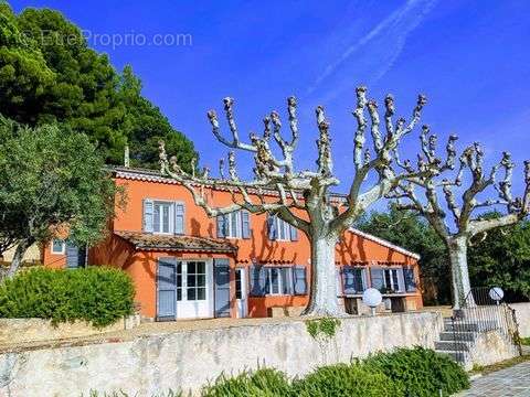 Maison à AUPS