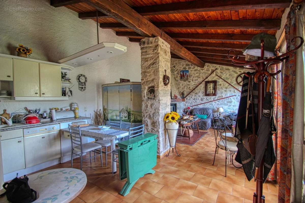 Appartement à COARAZE