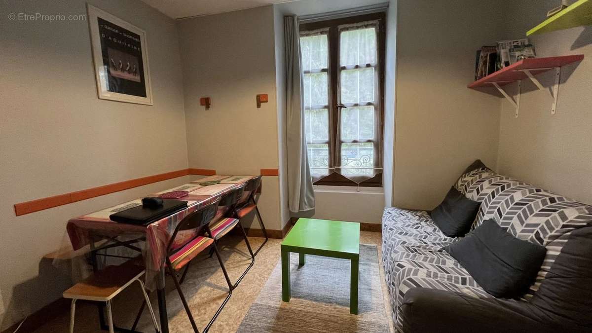 Appartement à EAUX-BONNES