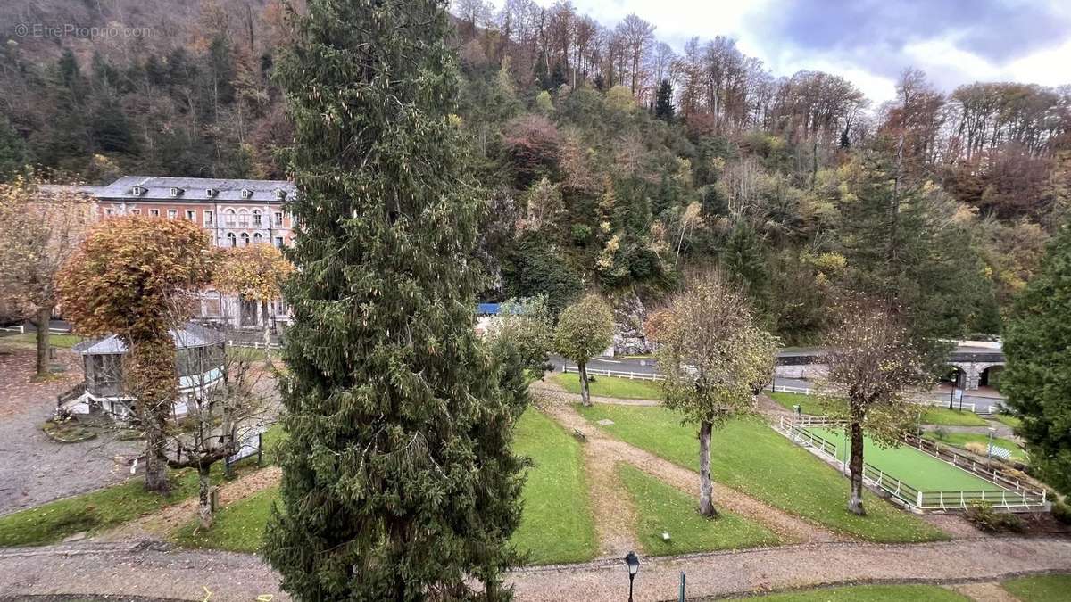 Appartement à EAUX-BONNES