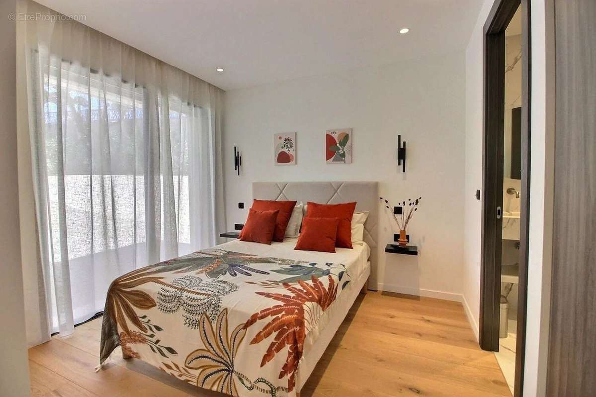 Appartement à MOUGINS