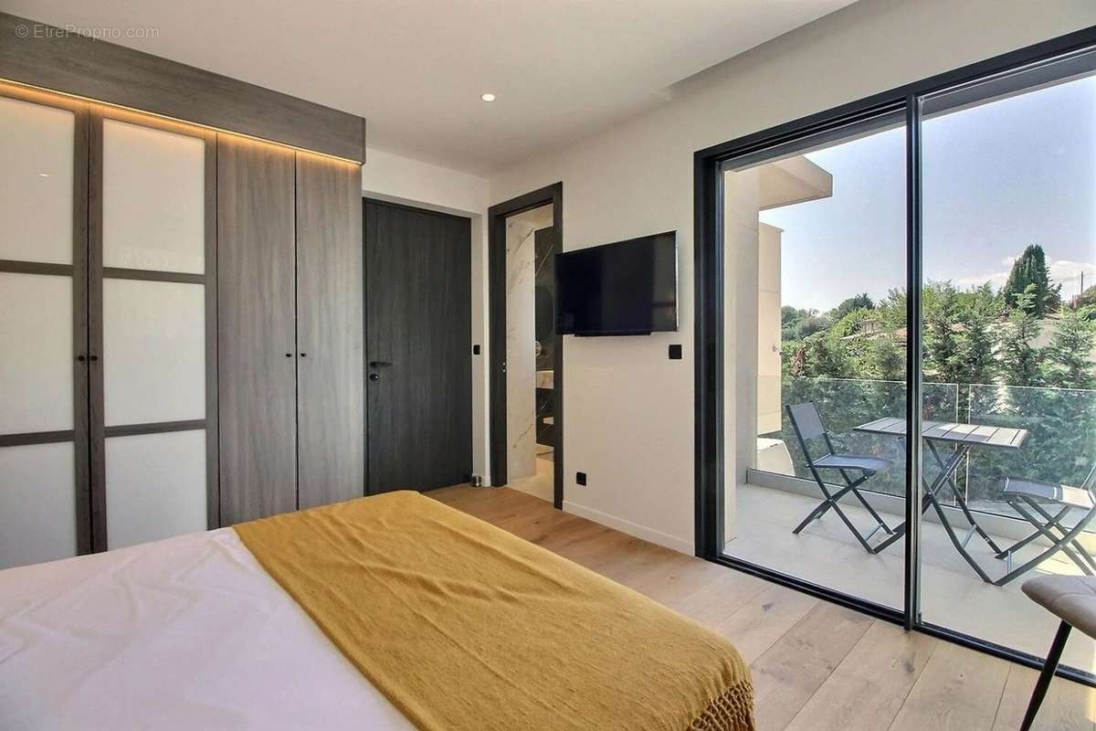 Appartement à MOUGINS