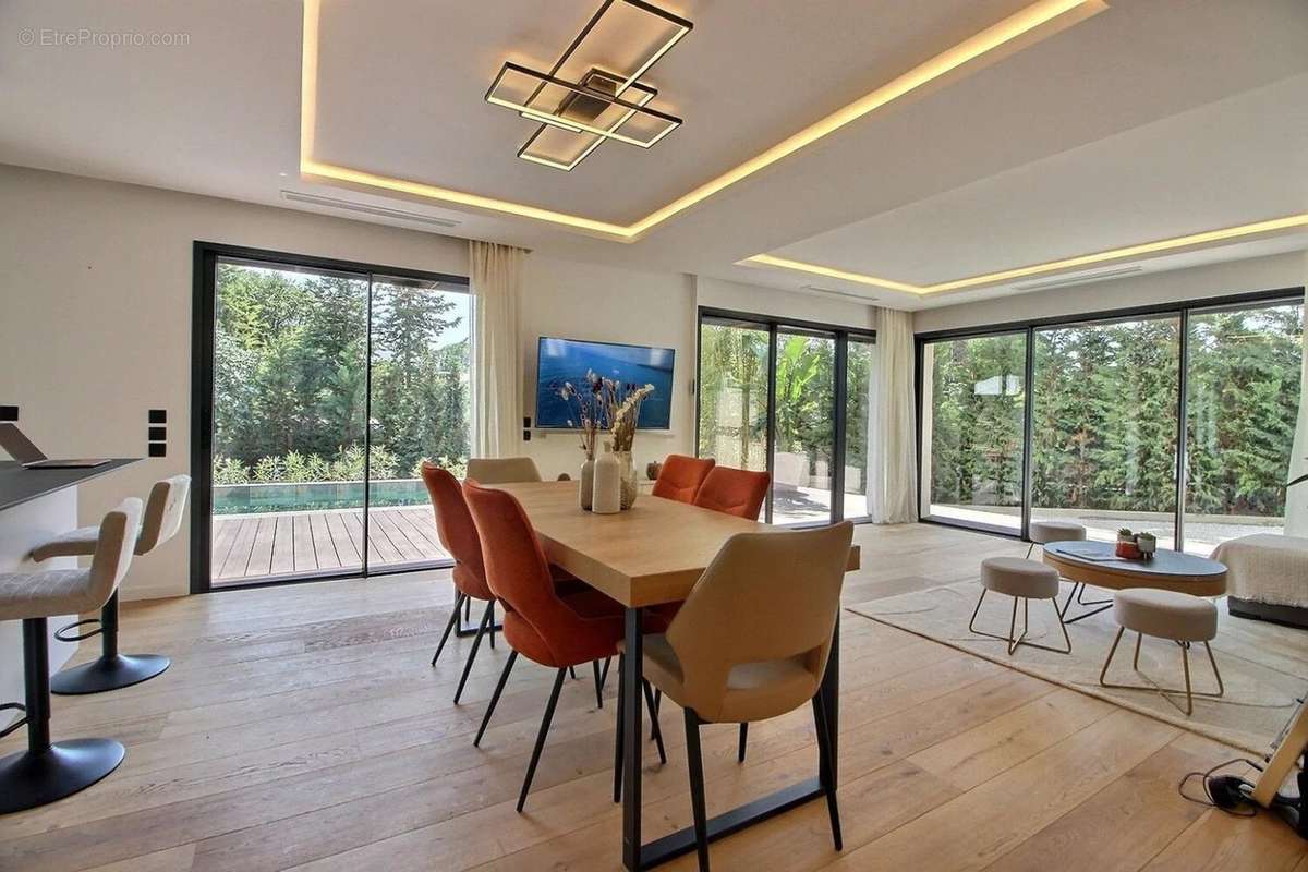 Appartement à MOUGINS