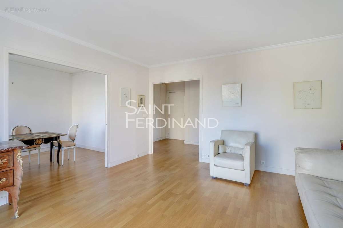 Appartement à NEUILLY-SUR-SEINE