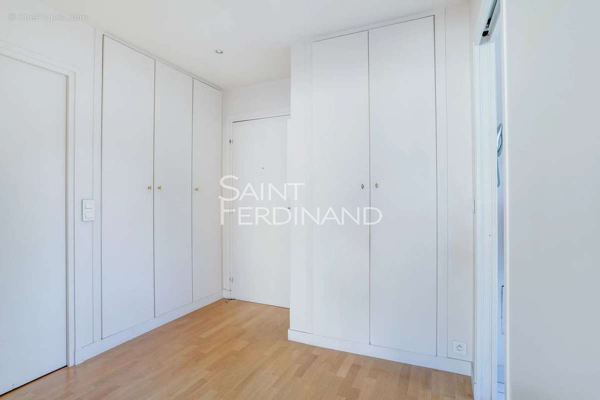 Appartement à NEUILLY-SUR-SEINE