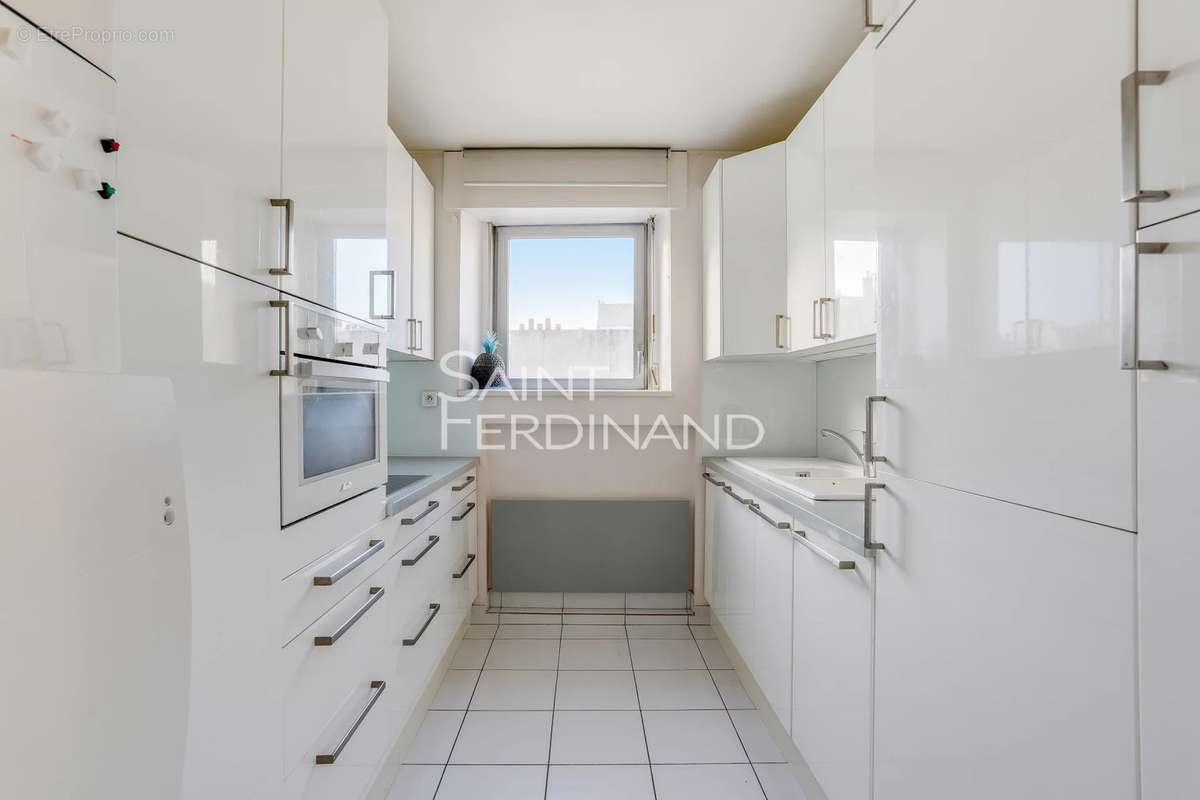 Appartement à NEUILLY-SUR-SEINE