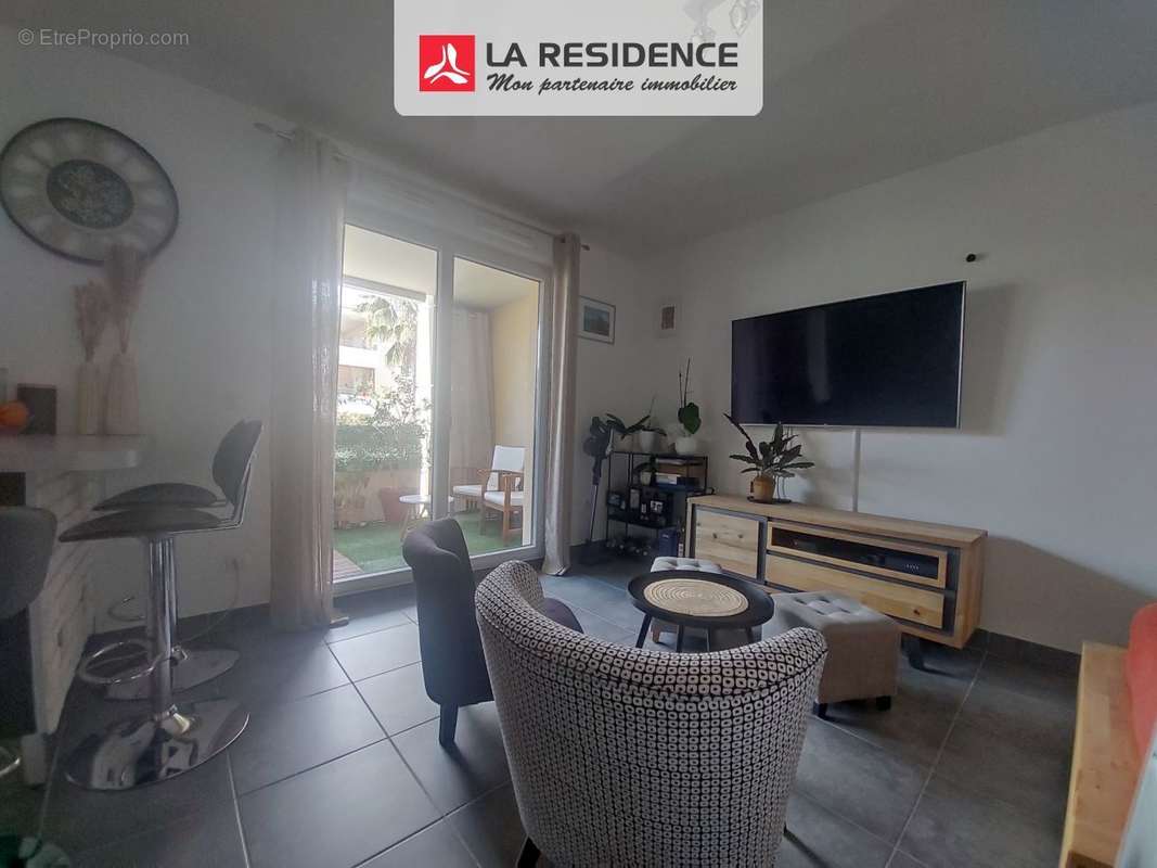 Appartement à ROQUEBRUNE-SUR-ARGENS