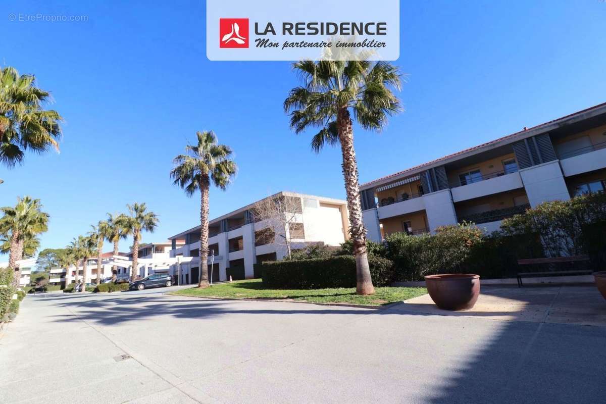 Appartement à ROQUEBRUNE-SUR-ARGENS