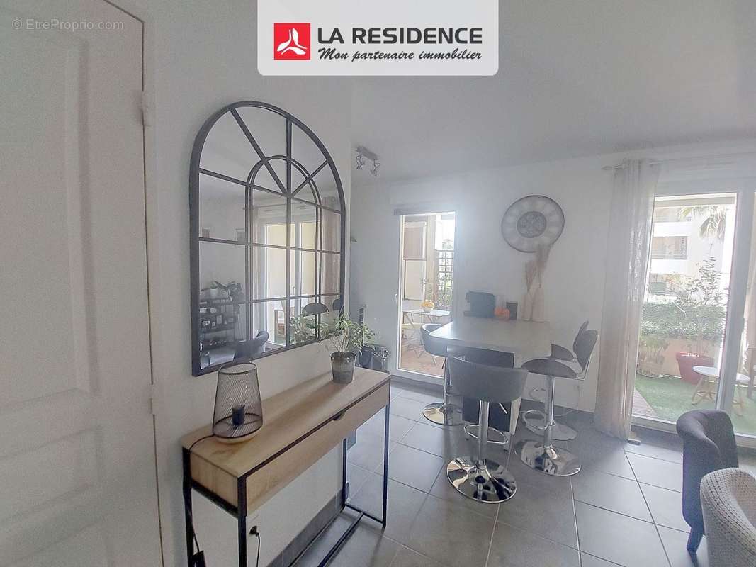 Appartement à ROQUEBRUNE-SUR-ARGENS