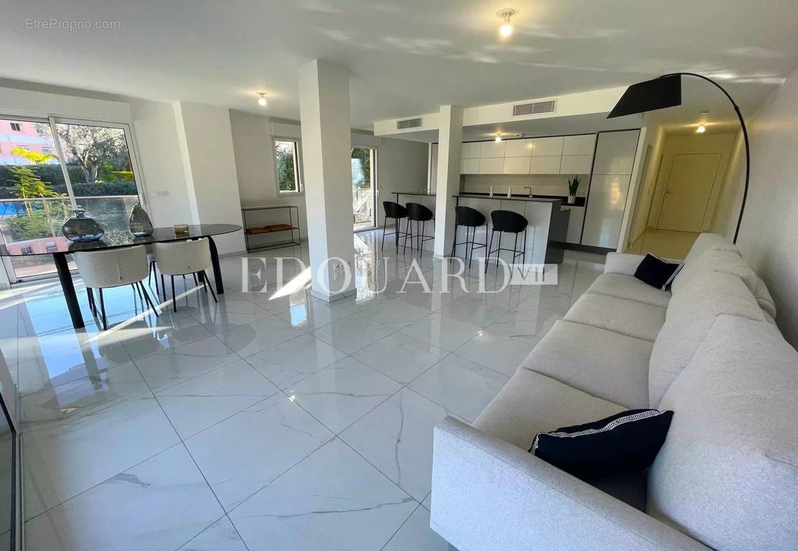 Appartement à ROQUEBRUNE-CAP-MARTIN