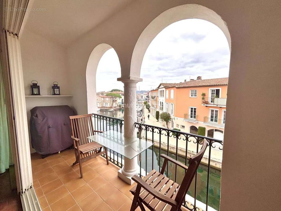 Appartement à GRIMAUD