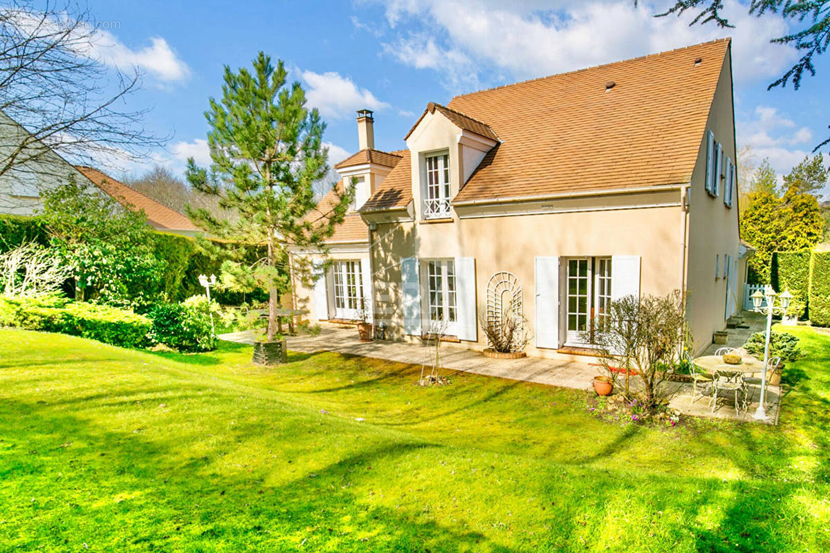 Maison à SAINT-REMY-LES-CHEVREUSE