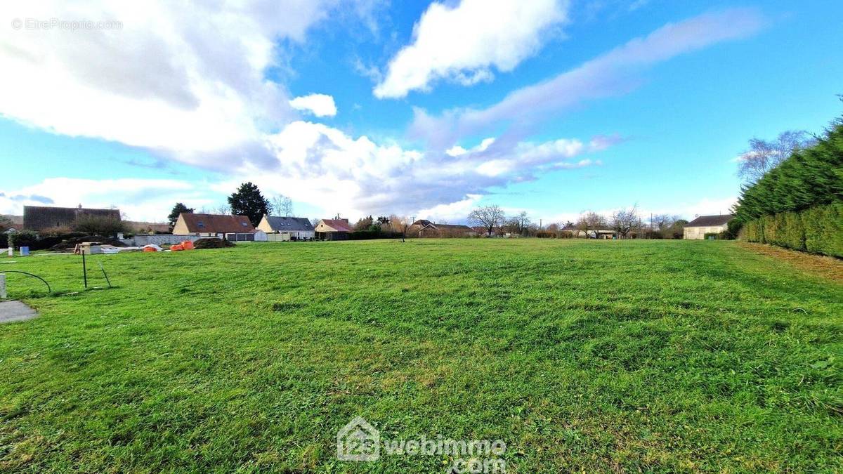 Terrain à bâtir d&#039;une surface de 871 m² - Terrain à VERSIGNY