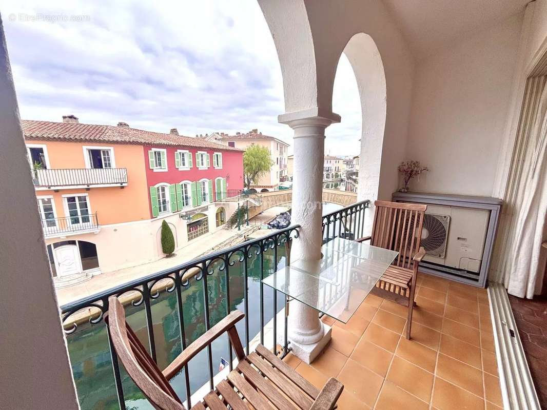 Appartement à GRIMAUD