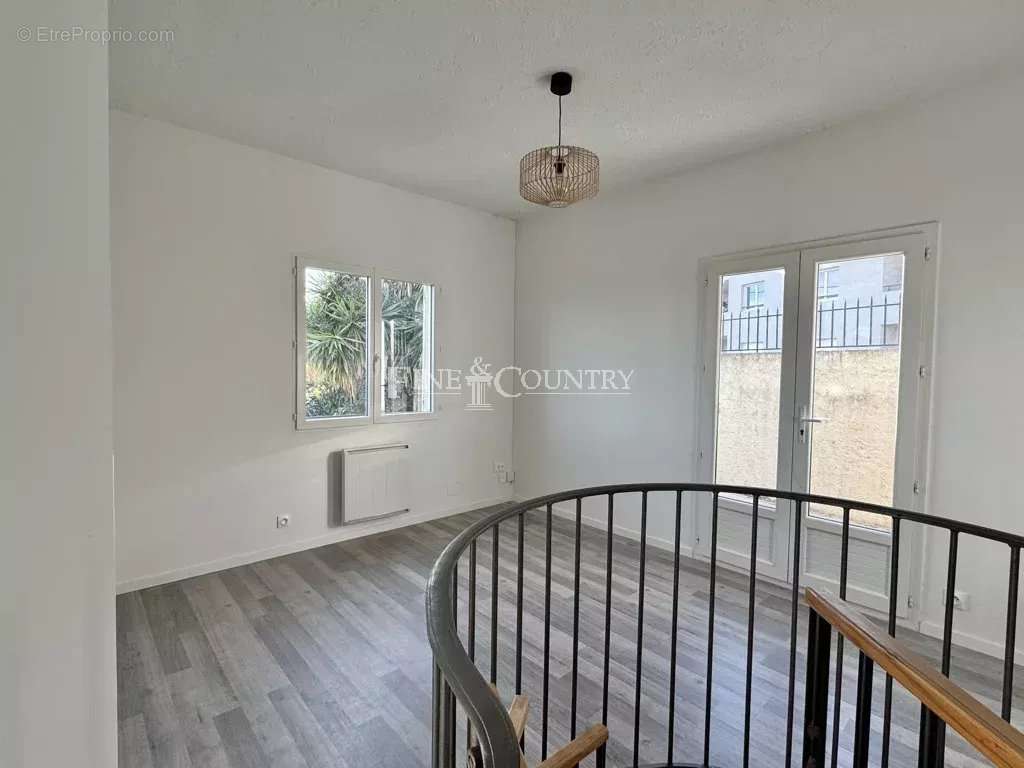 Appartement à VENCE