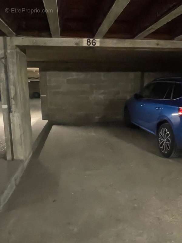 Parking à PUTEAUX