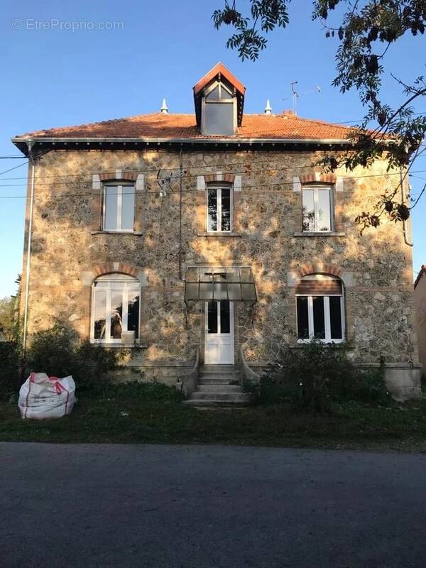 Maison à AMAGNE