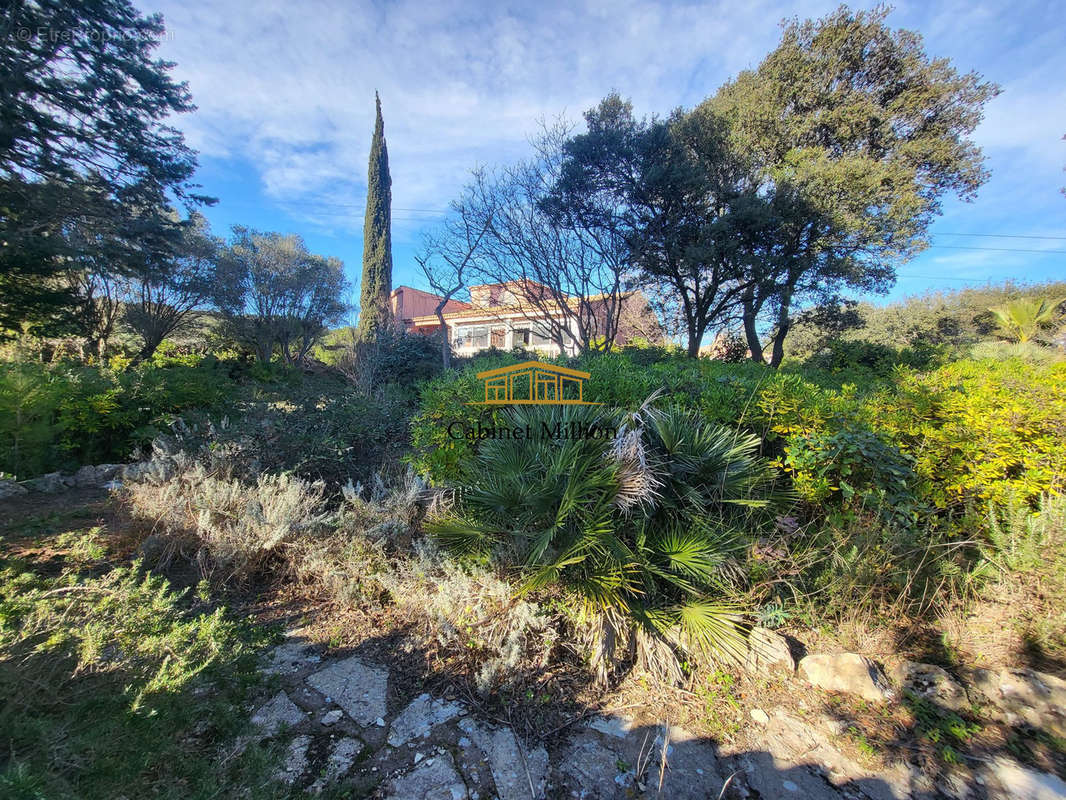 Maison à POUSSAN