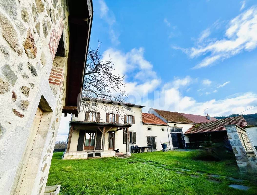 Maison à EBREUIL